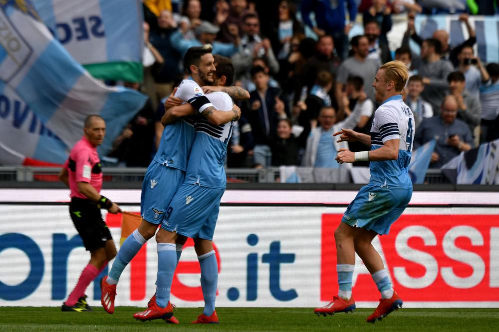Luis Alberto menjadi bintang lewat dua golnya ke gawang Parma yang menangkan Lazio